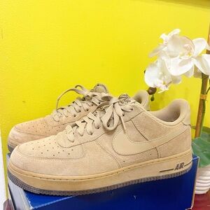 Men’s Suede Size 10 US Air Force 1 Sneaker